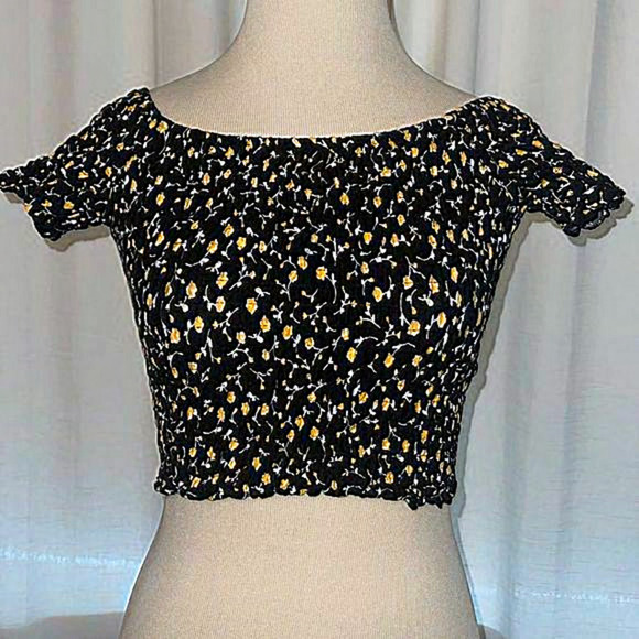 TOPSHOP Black Printed Cropped‎ Off  Shoulder top - Picture 1 of 6